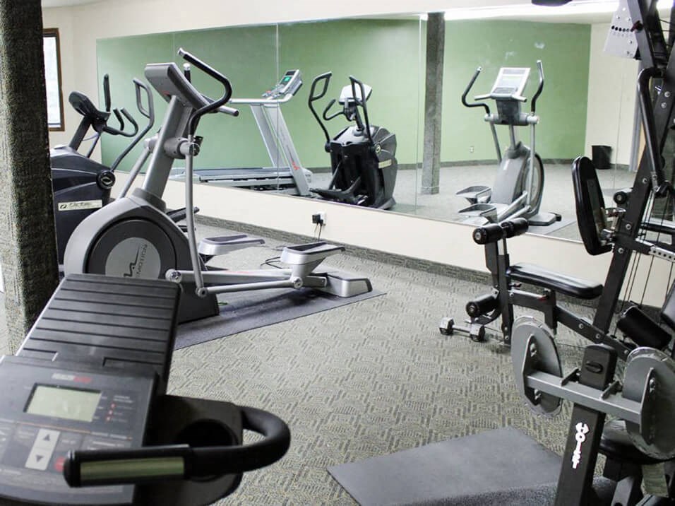 fitness center at Stone Grove Apartments