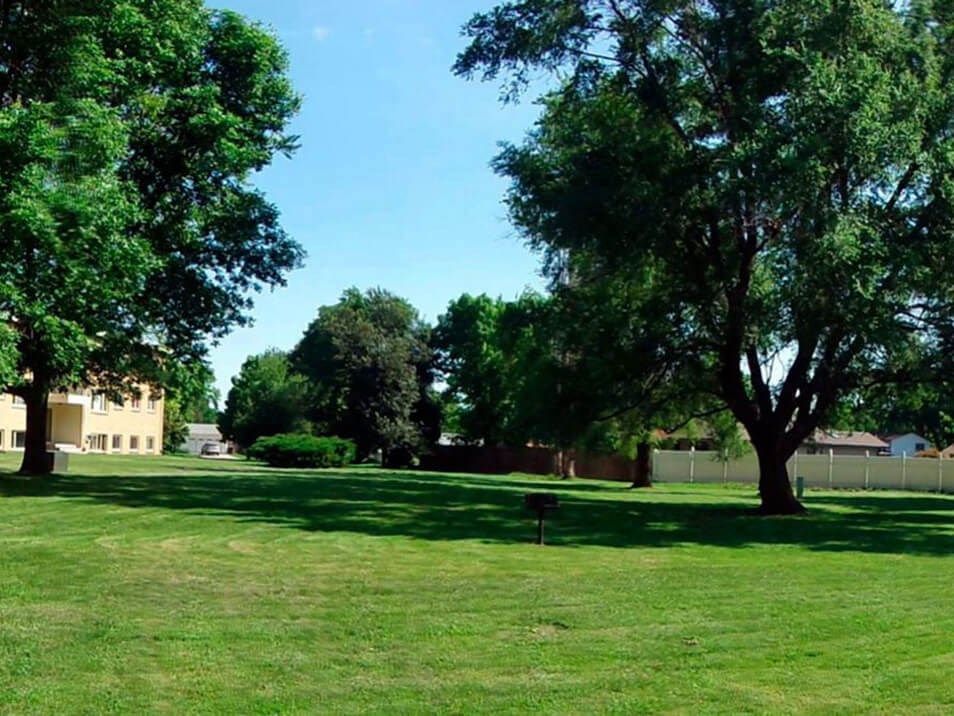 Beautiful Landscaping at apartment complex