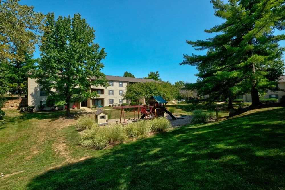 apartments with playground in Valley Park MO