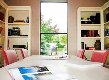 Business Center at The Villages at Symmes Crossing apt - Photo Gallery 4