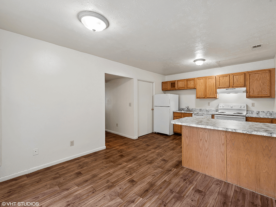 apartment kitchen at Arbor Pointe