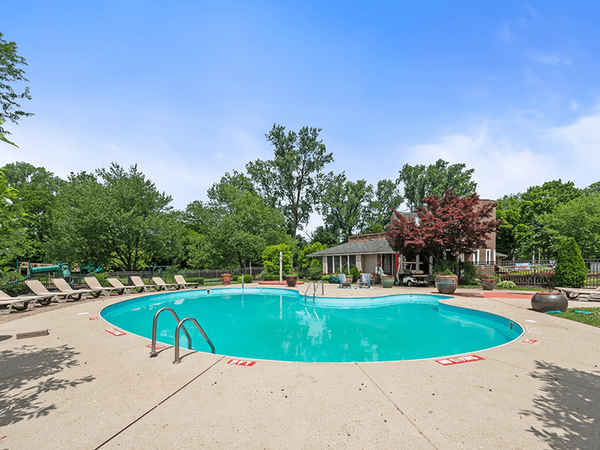 apartment with pool - Photo Gallery