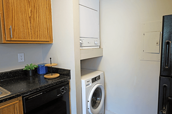 In-home washer and dryer amenity at beacon hill apartments