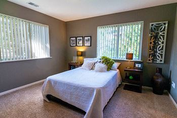 spacious bedrooms at Woodland Park Apartments