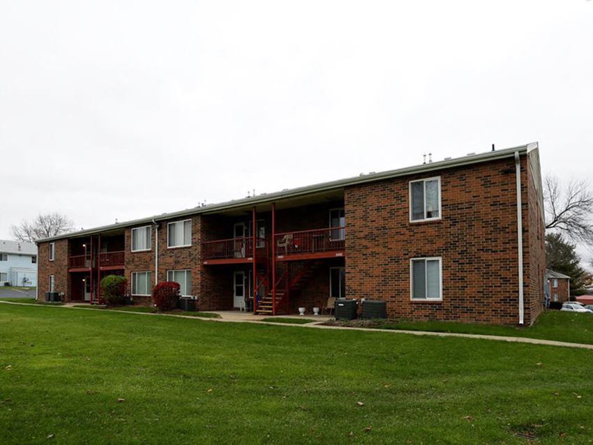 Indian Springs apartments in South Bend IN - Photo Gallery 1