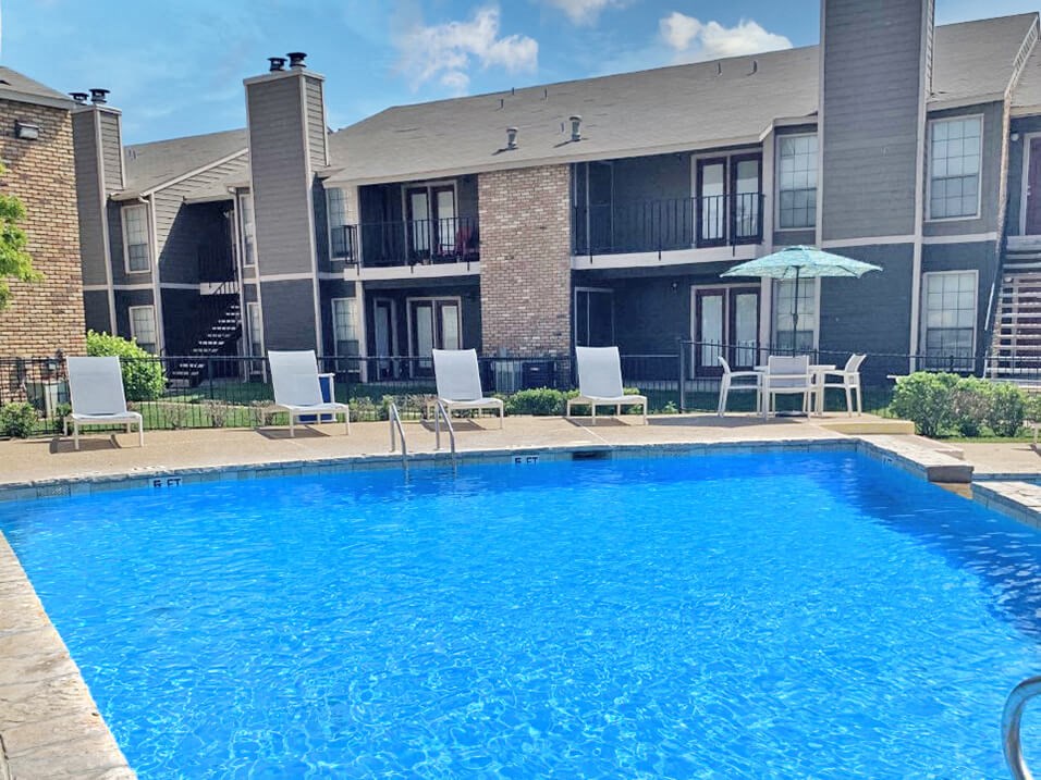 Country Club VIllas swimming pool