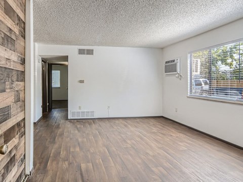 Lots on natural light in country green apartments