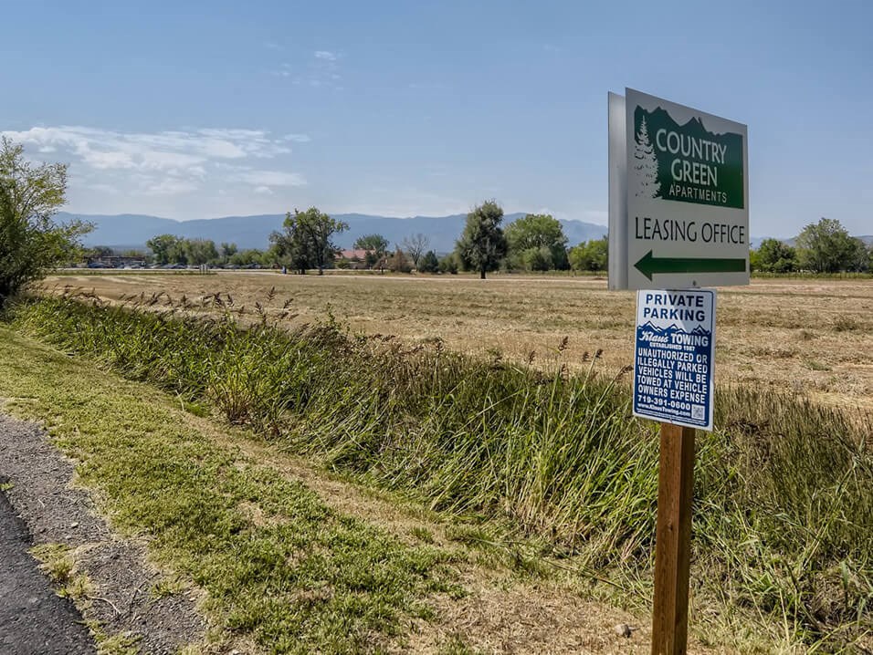 scenic mountain views at country green apartments