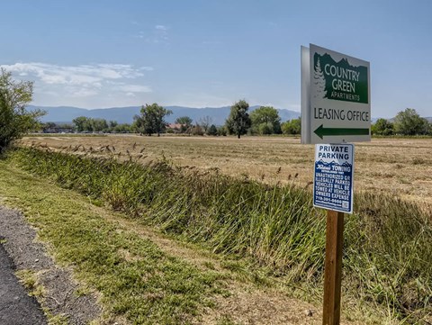 scenic mountain views at country green apartments