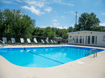apartment complex with pool - Photo Gallery 3