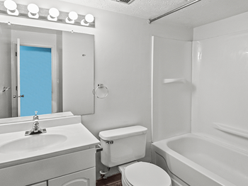 modern apartment bathroom - Photo Gallery 11