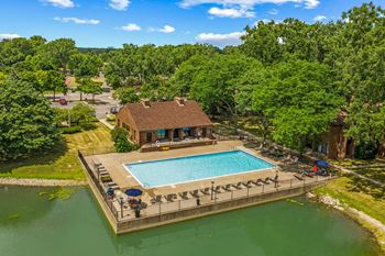 resort style swimming pool