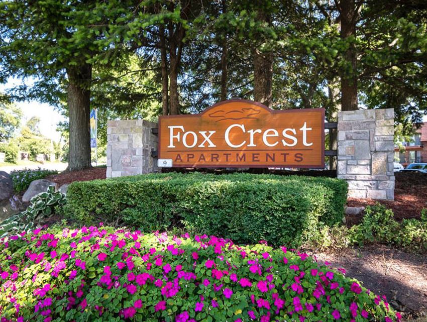 Fox Crest Apartments in Waukegan IL - Photo Gallery 1