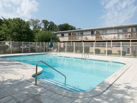 Swimming pool at Emerald Crossing Apartments