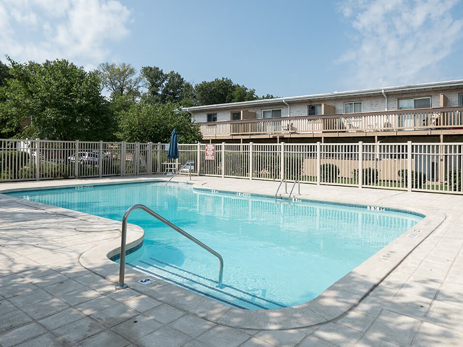 Swimming pool at Emerald Crossing Apartments