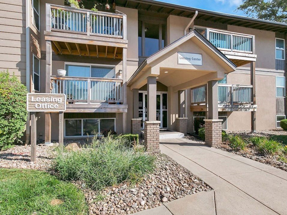balconies at eastgate apartments