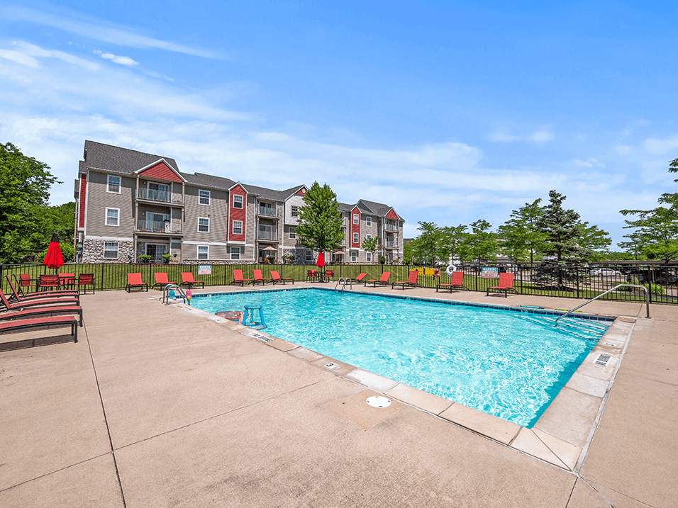 Fairfield Apartment swimming pool  in Fenton, MI