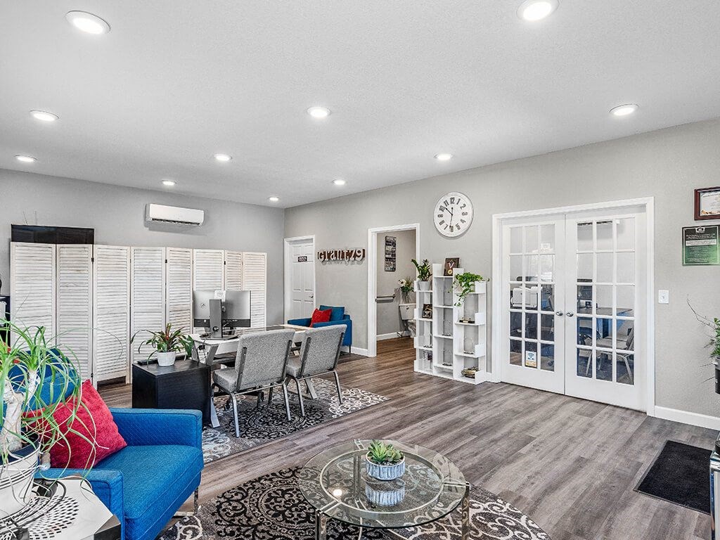 a clubhouse area with seating at Grant 79