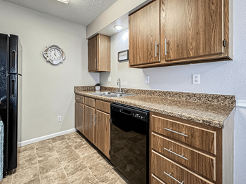 apartment kitchen with appliances - Photo Gallery 3