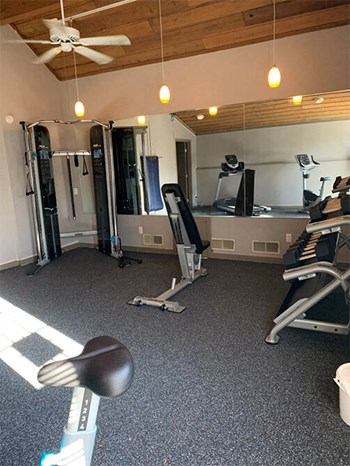 apartment complex with fitness center - Photo Gallery 2