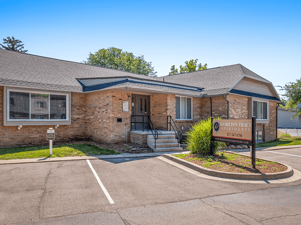 A building with a sign that says