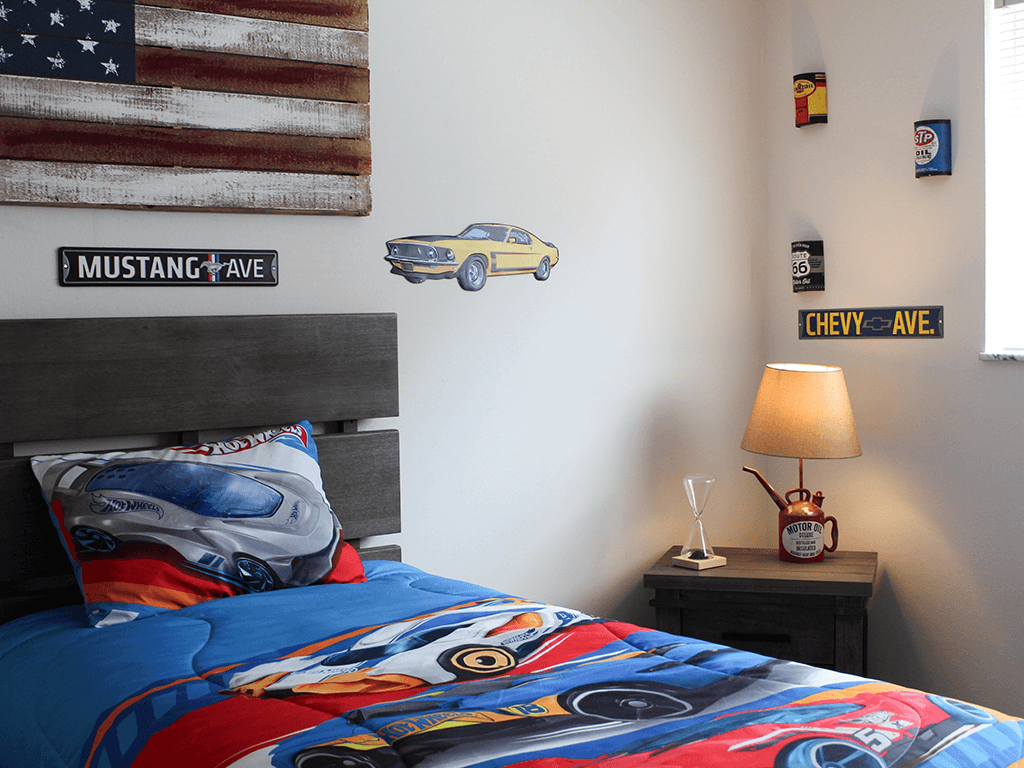 2 bedroom apartment with a bed