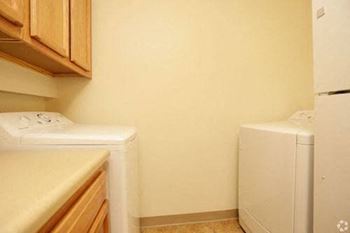 kitchen at Indian Springs apartments
