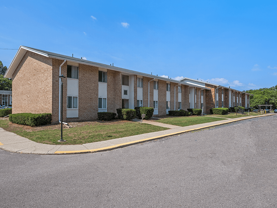 this is a photo of the leasing office at the biltmore apartments in dallas,
