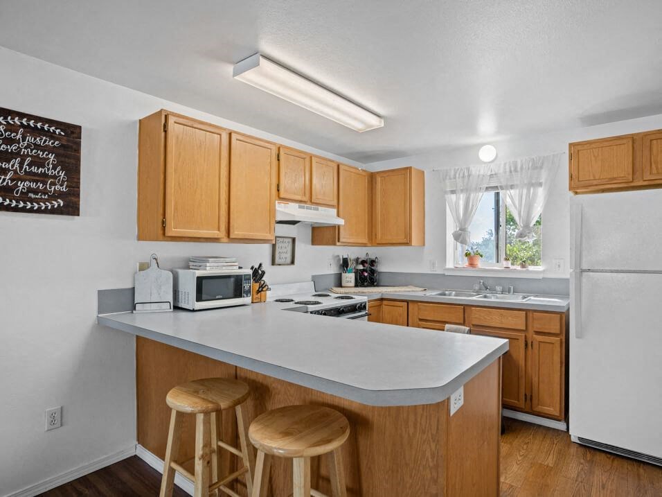 kitchen area in mountaineer village apartments