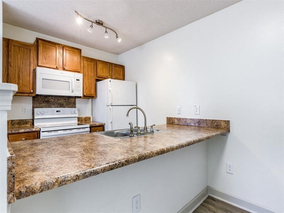 Fayetteville NC spacious countertops in kitchen