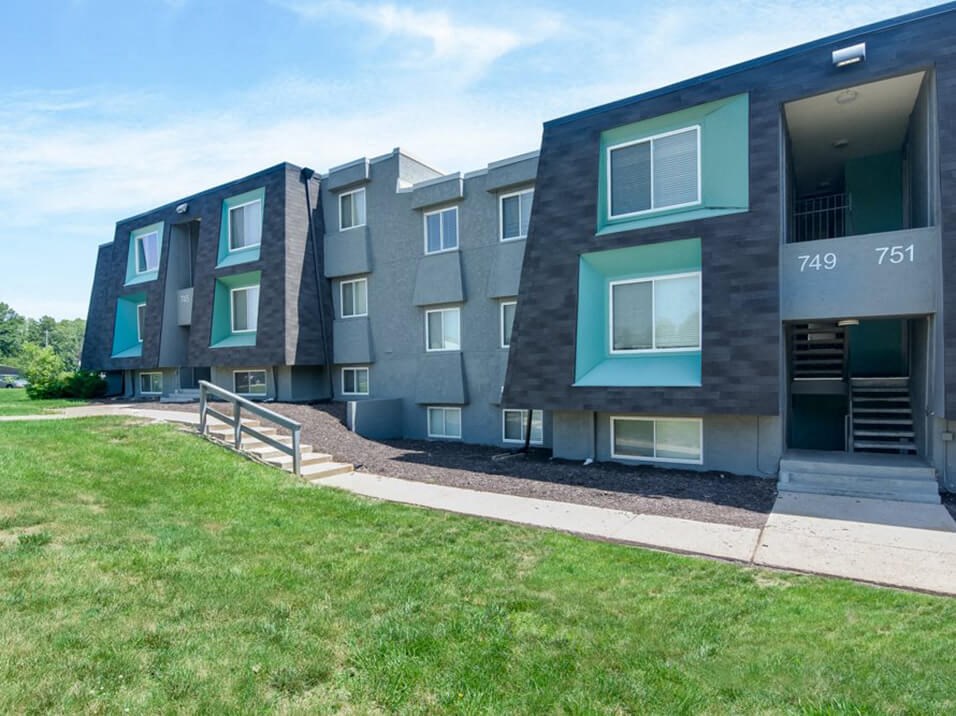 apartment complex in Kansas City