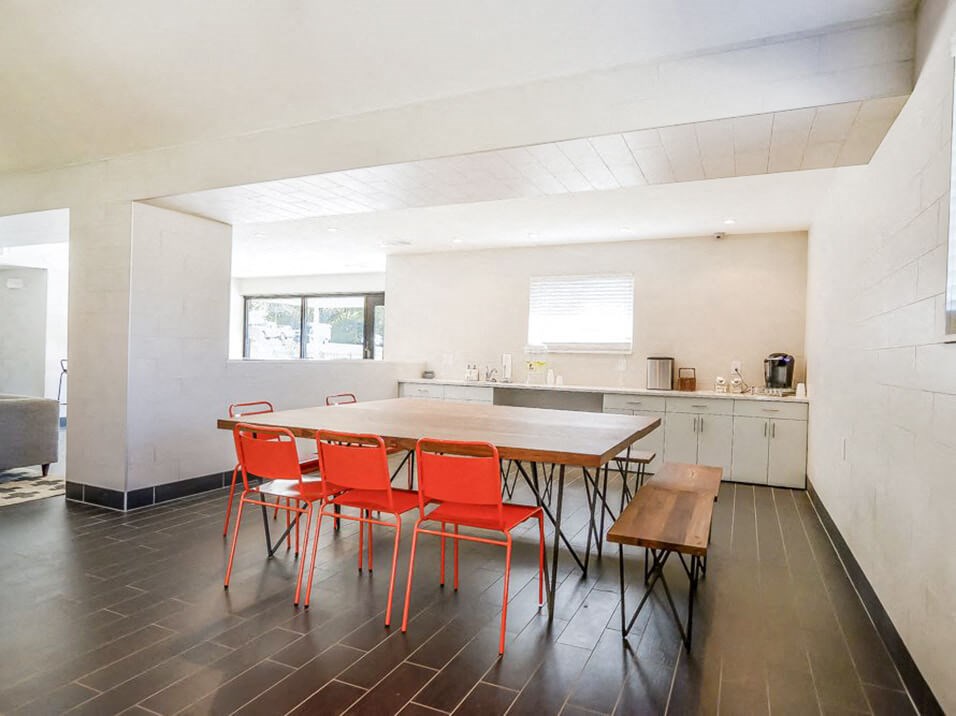 clubhouse with dining area