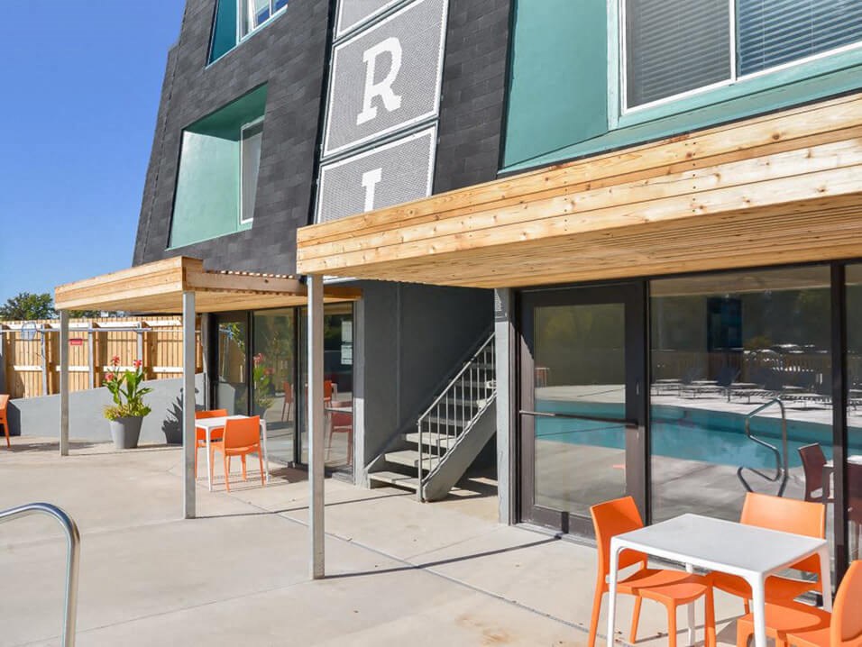 Sundeck at apartment Swimming Pool