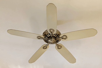 apartments with ceiling fan