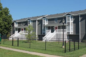 dog park amenity at Rosemoore Apartments