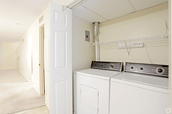 Apartment with Washer & Dryer