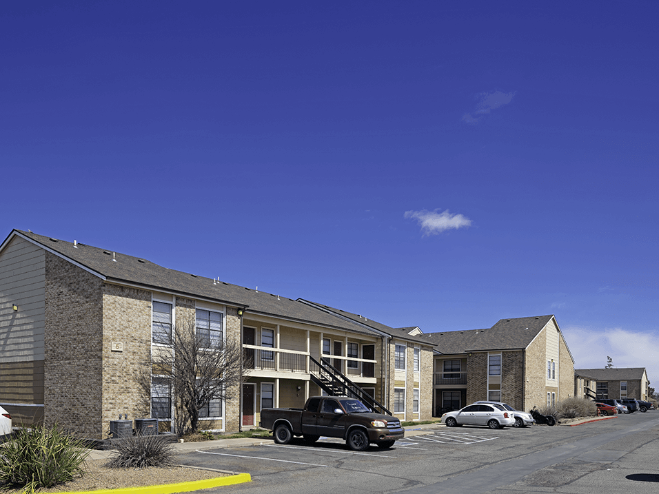 available on-site parking at saddlecreek apartments
