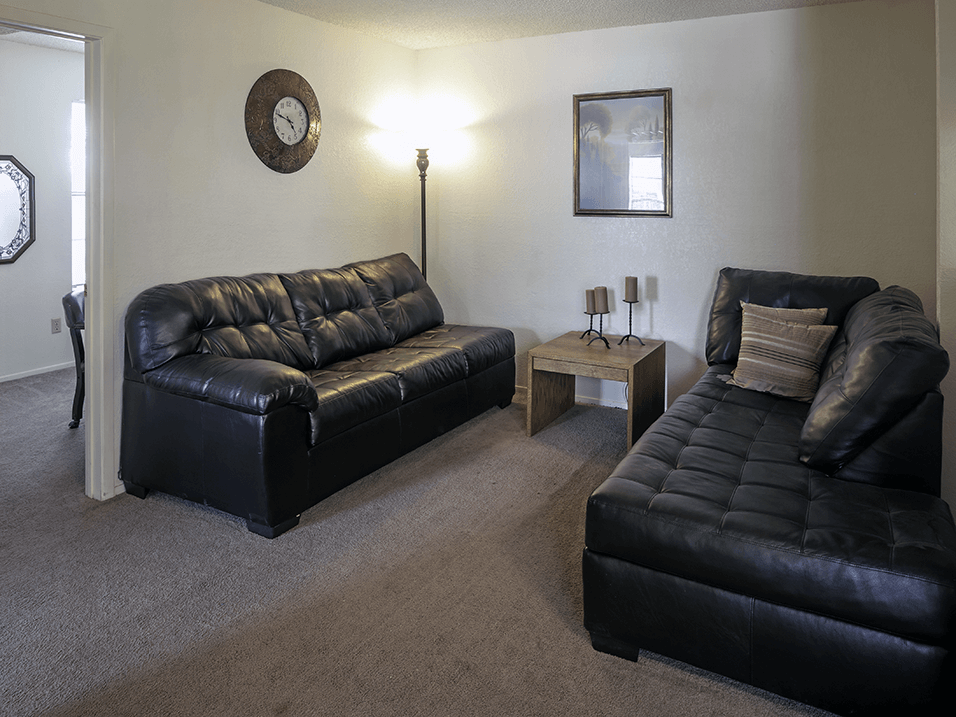 Living Room area at saddlecreek apartments