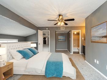 Large primary bedroom at summit on the lake apartments - Photo Gallery 11