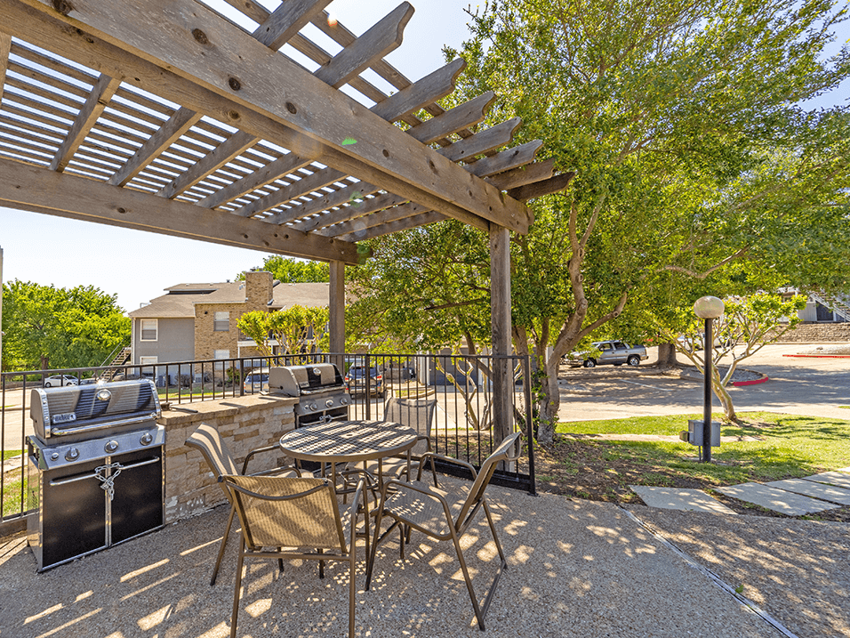 Summit on the Lake Grill Area