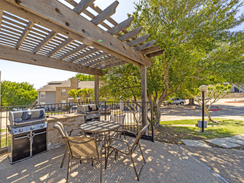 Summit on the Lake Grill Area - Photo Gallery 26
