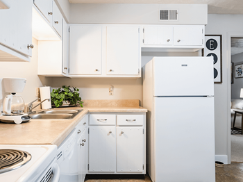 Kitchen at The Colonial Apartments - Photo Gallery 4