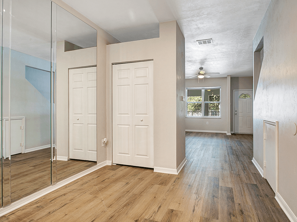 entry way in apartment at the earl
