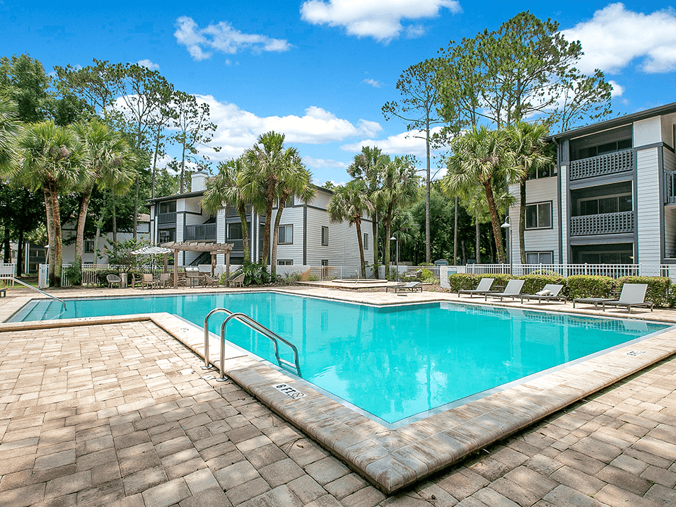 Beautiful resort style pool at the earl apartments