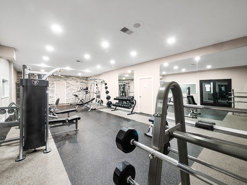 fountain pointe apartment with gym in grand blanc, mi
