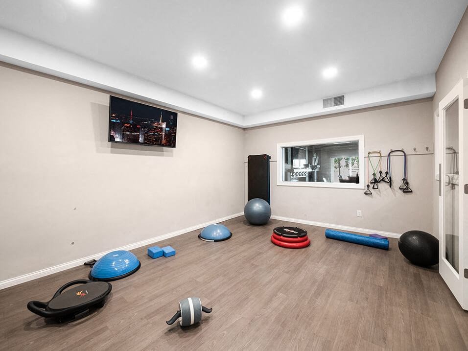 apartment with yoga room in grand blanc, mi