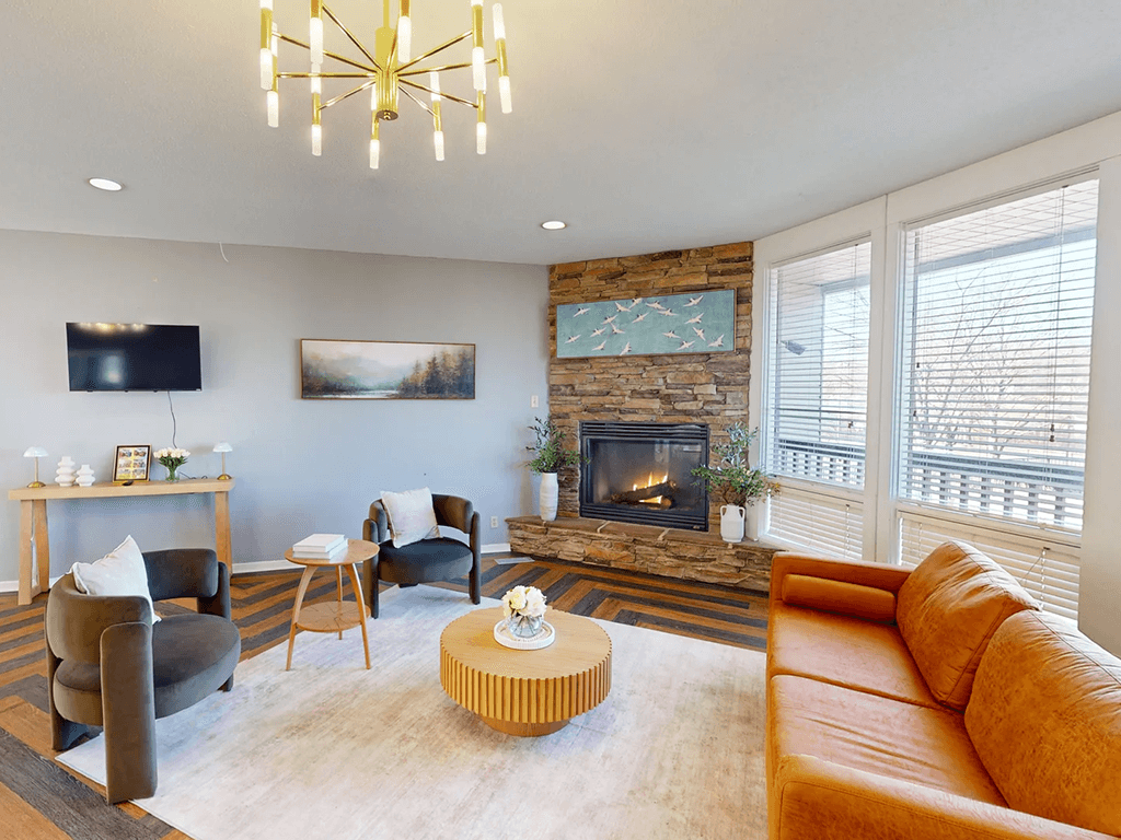 Woodhollow Apartments