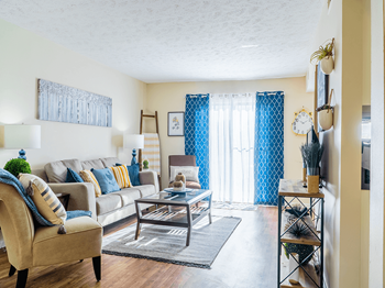 living room at West Haven Apartments - Photo Gallery 5