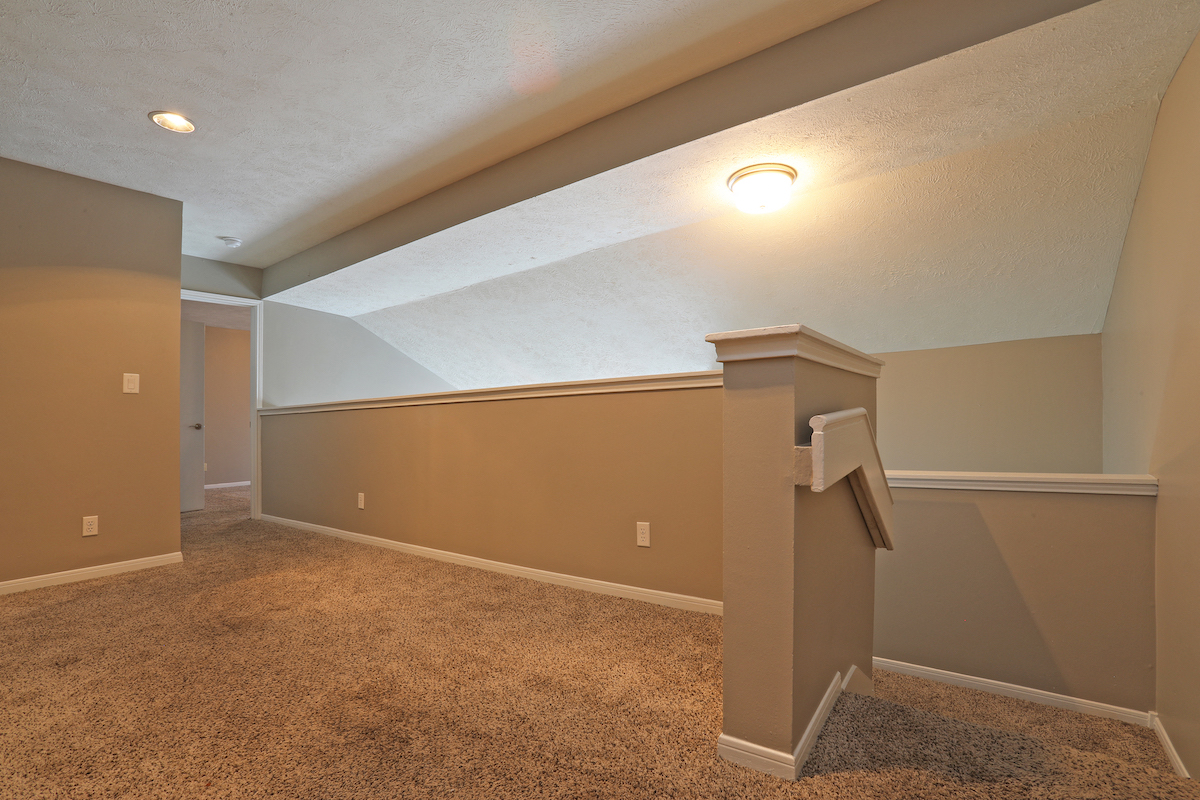 Spacious Apartments at Woods of Post House Apartments in Jackson, TN