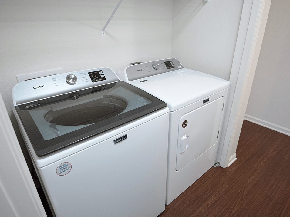 Apartment with in-unit washer and drying in spring lake, mi